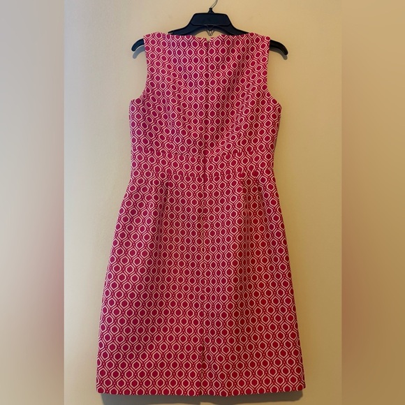 Tahari Pink and White Geometric Print Dress - Size 6 - Picture 4 of 4